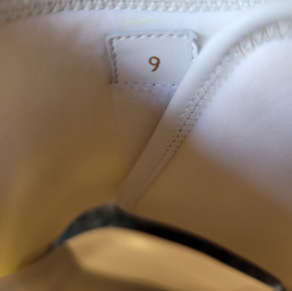 SOLD Louis Vuitton Mens Sandals U.S. 10 /UK 9 - Picture 8 of 16